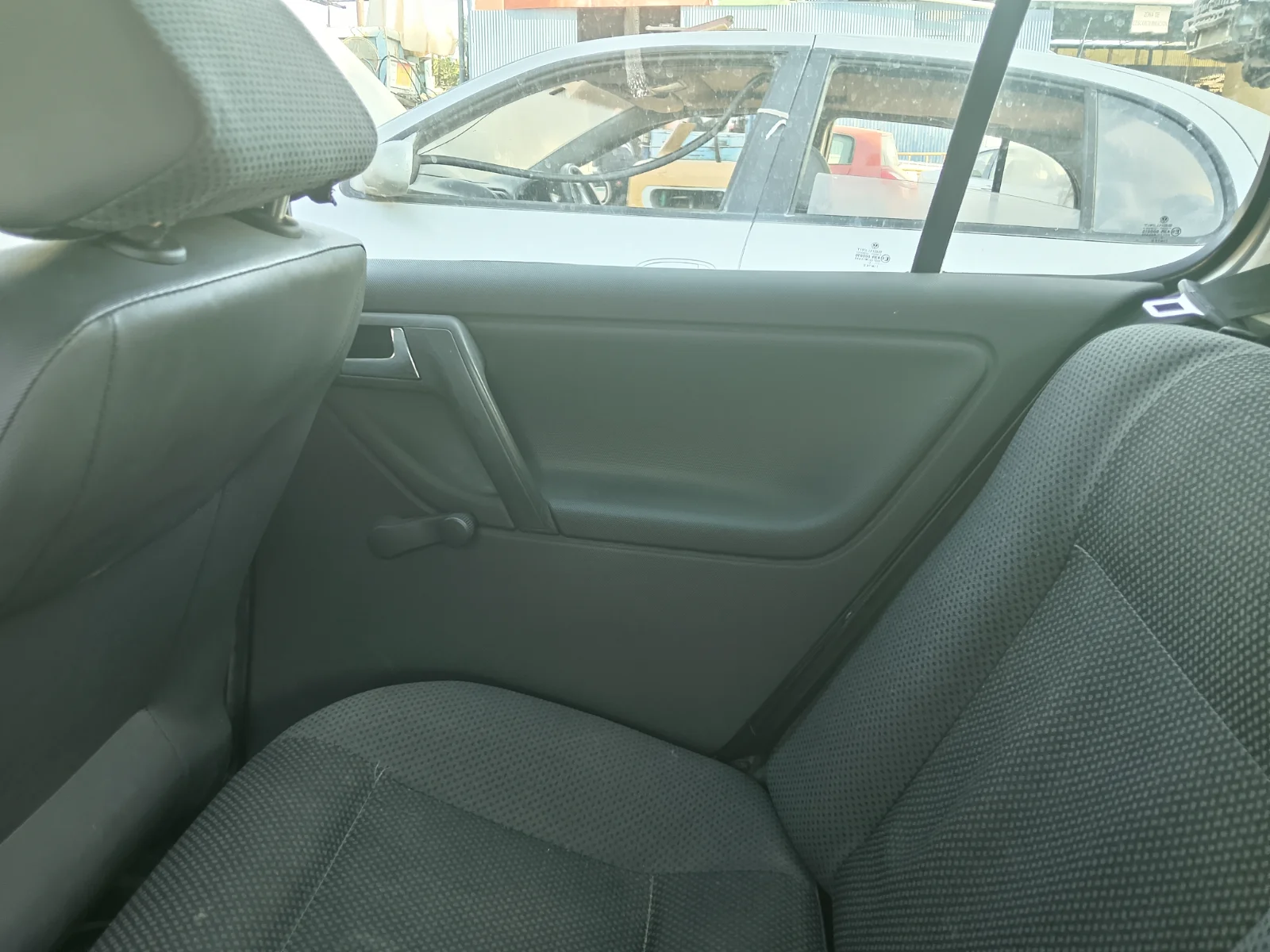 Foto de ELEVALUNAS TRASERO DERECHO VOLKSWAGEN Polo 6N 1.4 (60 CV / 44 KW)