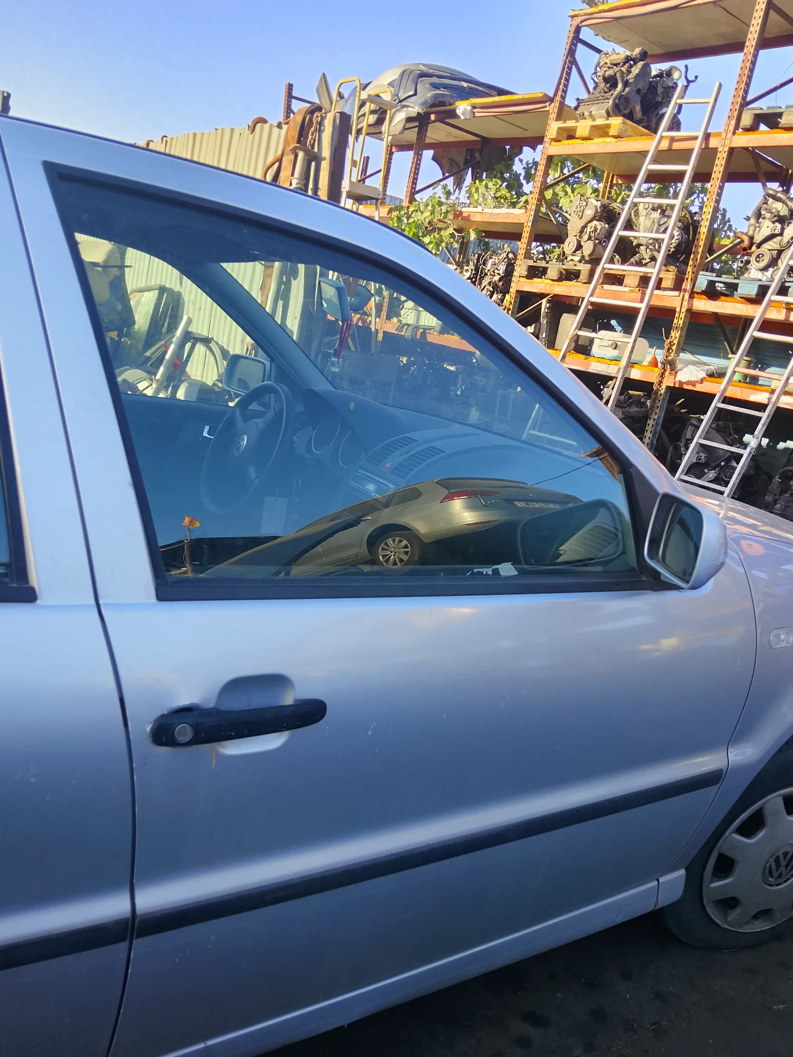 Foto de PUERTA DELANTERA DERECHA VOLKSWAGEN Polo 6N 1.4 (60 CV / 44 KW)