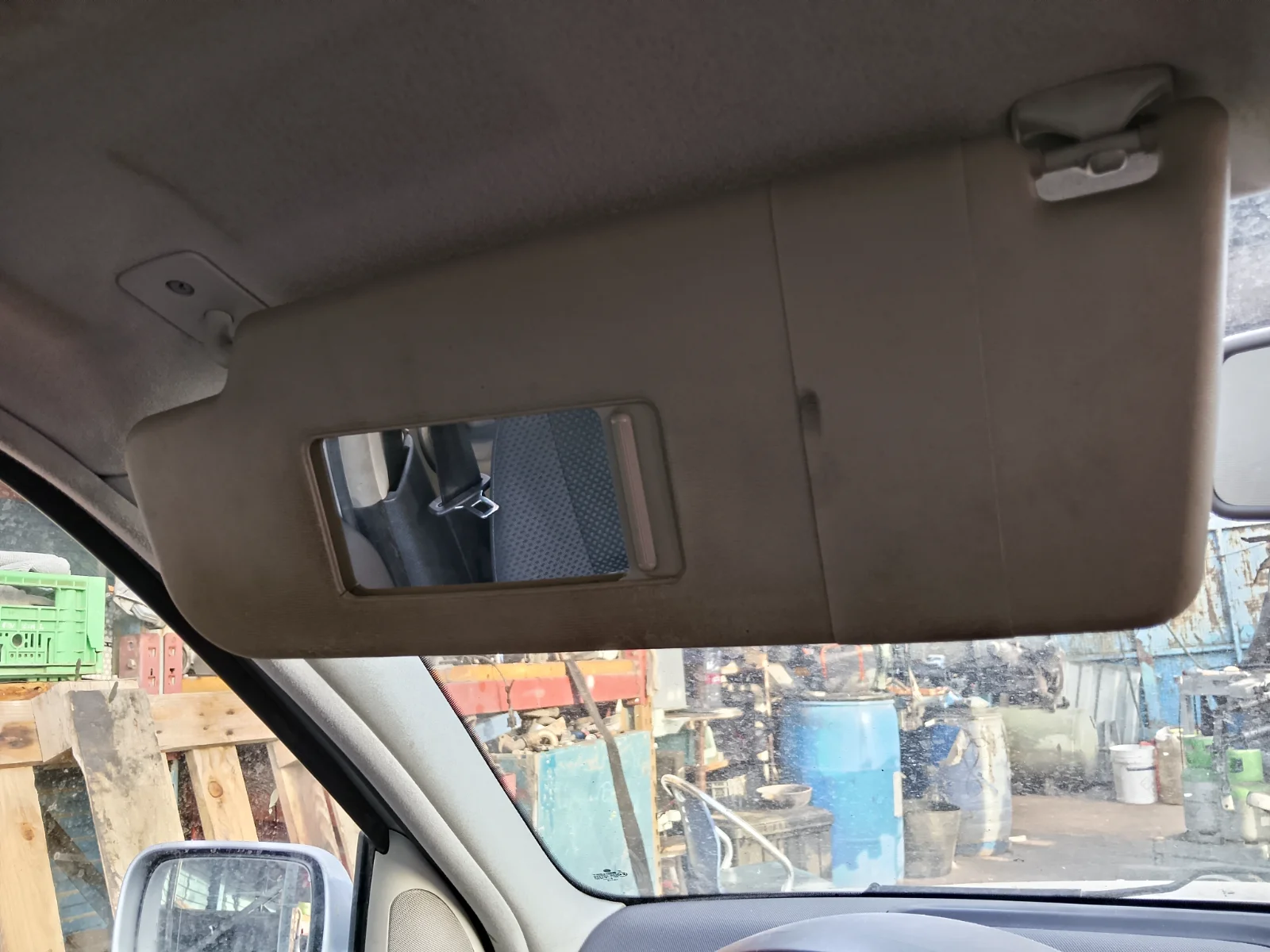 Foto de PARASOL IZQUIERDO VOLKSWAGEN Polo 6N 1.4 (60 CV / 44 KW)