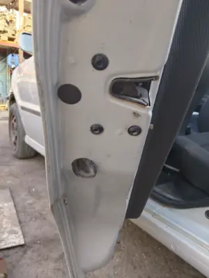 Foto de CERRADURA PUERTA TRASERA IZQUIERDA VOLKSWAGEN Polo 6N 1.4  (60 CV / 44 KW)