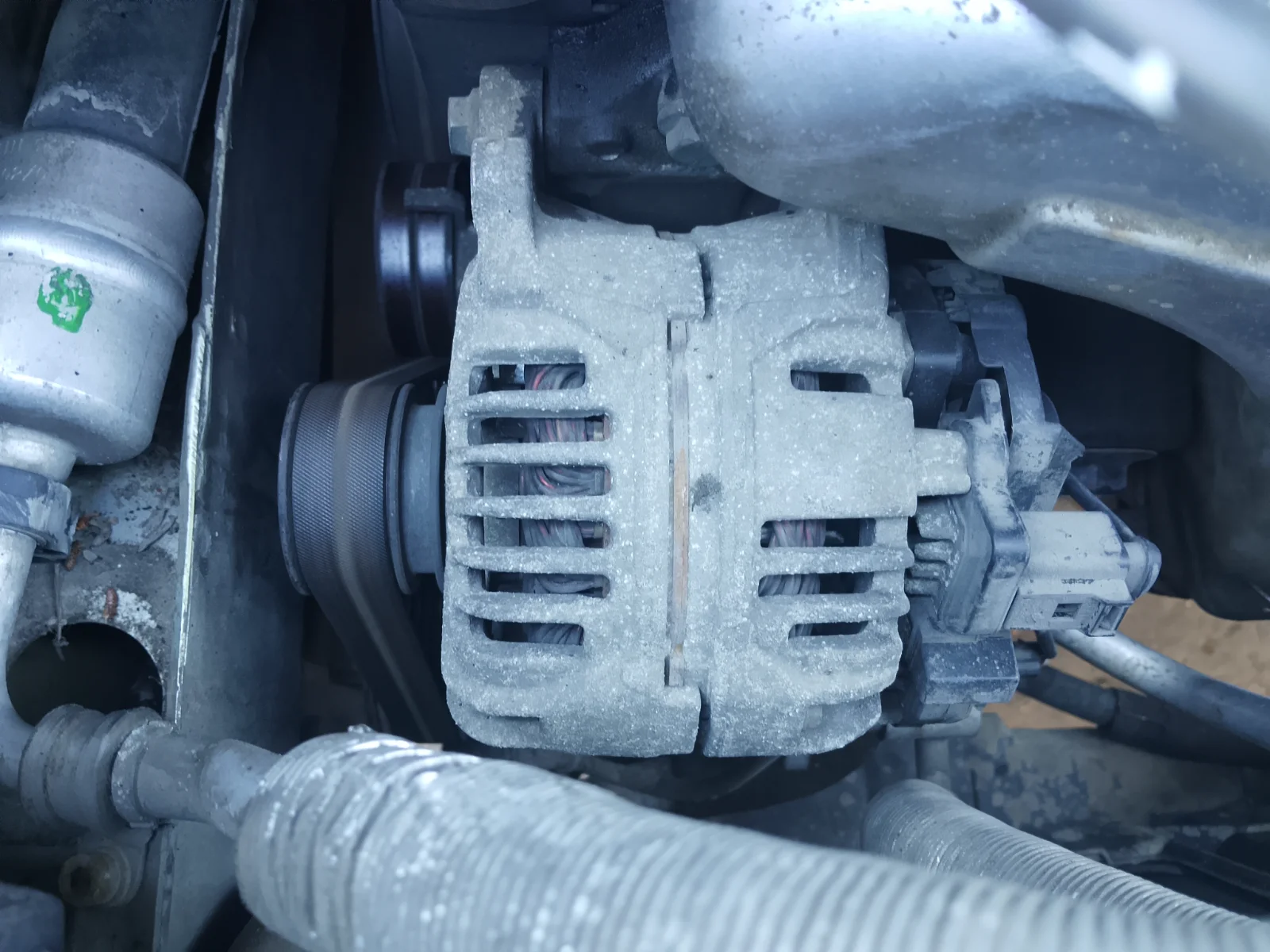 Foto de ALTERNADOR VOLKSWAGEN Polo 6N 1.4 (60 CV / 44 KW)