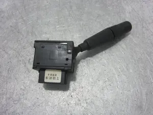 Foto de MANDO LIMPIA PEUGEOT 106 (S1)(08.1991) 1.0 (45 CV / 33 KW) referencia 96128651ZL foto 2
