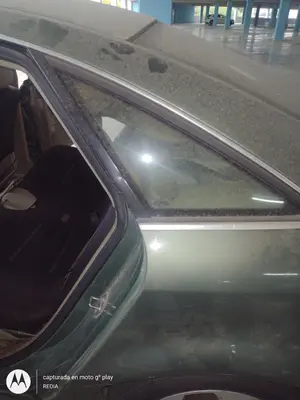 Foto de LUNA CUSTODIA TRASERA IZQUIERDA AUDI A6 BERLINA (4B2) 1.9 TDI (131 CV / 96 KW)