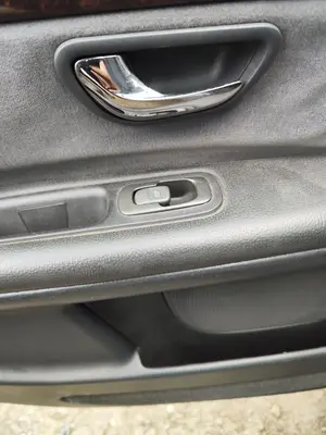 Foto de MANETA INTERIOR TRASERA IZQUIERDA VOLVO S80 BERLINA 2.4 CAT (140 CV / 103 KW) referencia 39968835
