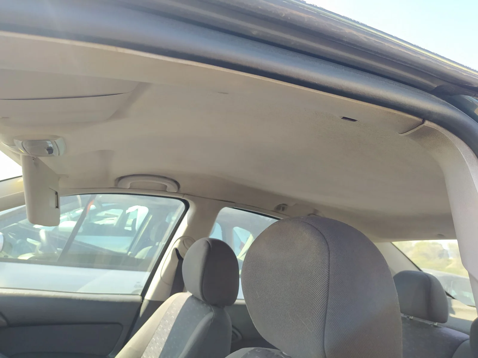 Foto de ASIDERO TECHO DELANTERO IZQUIERDO FORD FOCUS BERLINA (CAK) 1.8 TDCi CAT (101 CV / 74 KW) referencia 1126501
