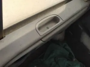 Foto de MANETA INTERIOR DELANTERA IZQUIERDA FORD TRANSIT FURGÓN CORTO (FY) 2.0 TDE CAT (101 CV / 74 KW)