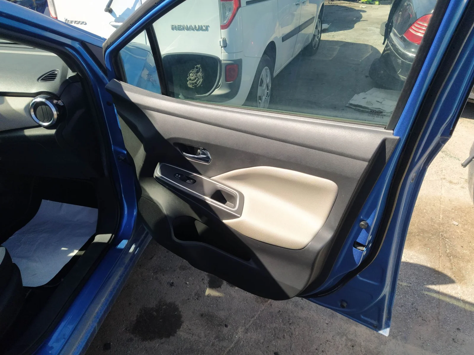 Foto de CERRADURA PUERTA DELANTERA DERECHA NISSAN MICRA (K14) 0.9 CAT (90 CV / 66 KW) referencia 805005FA0A