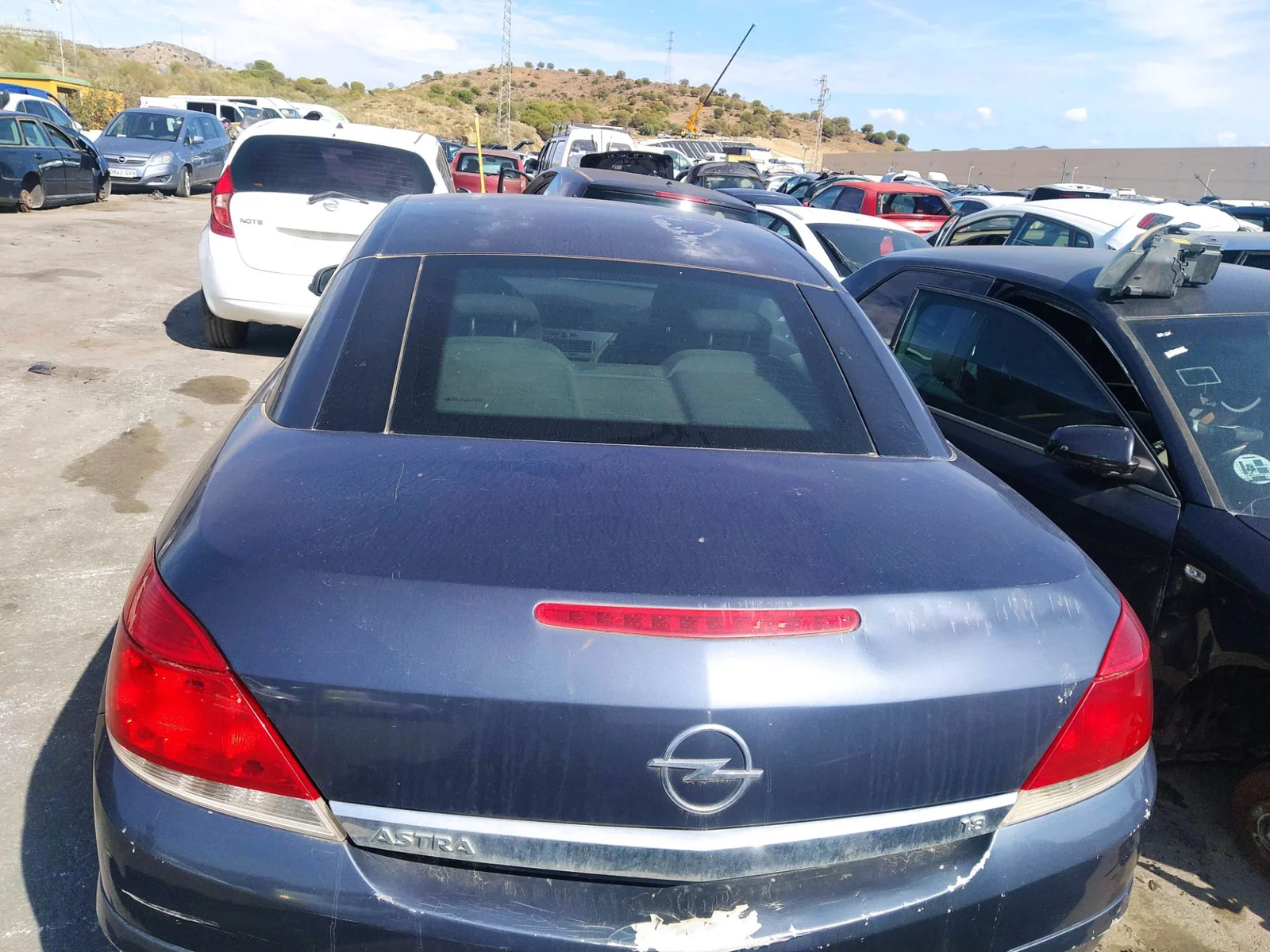 Foto de LUZ CENTRAL DE FRENO OPEL ASTRA H TWIN TOP 1.8 16V (140 CV / 103 KW)