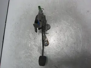 Foto de PEDAL EMBRAGUE RENAULT CLIO IV GRANDTOUR 0.9 Energy (90 CV / 66 KW) referencia 01121630