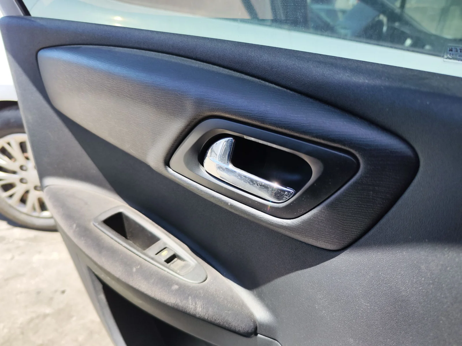 Foto de MANETA INTERIOR TRASERA IZQUIERDA CITROEN C4 BERLINA 1.6 16V HDi (90 CV / 66 KW) referencia 9143J9