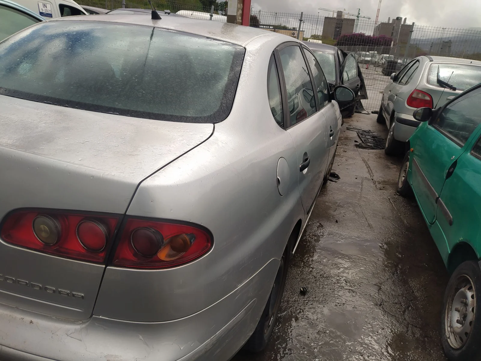 Foto de TAPA EXTERIOR COMBUSTIBLE SEAT CORDOBA BERLINA (6L2) 1.4 16V (101 CV / 74 KW) referencia 6L5809905C FKZ