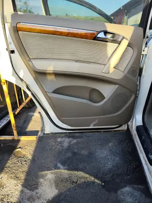 Foto de GUARNECIDO PUERTA TRASERA IZQUIERDA AUDI Q7 (4L) 3.0 V6 24V TDI (233 CV / 171 KW) referencia 4L0867303AAFKZ