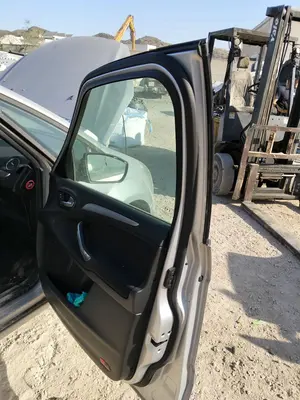 Foto de GOMAS CONTORNO PUERTA FORD S-MAX (CA1) 2.0 TDCi CAT (131 CV / 96 KW)