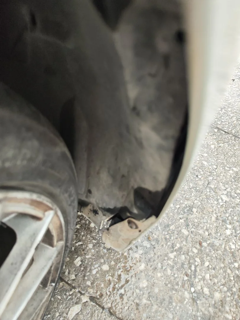 Foto de PASO RUEDA DELANTERO DERECHO FORD FOCUS BERLINA (CAP) 1.6 TDCi CAT (90 CV / 66 KW) referencia 2821190