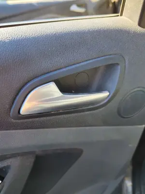 Foto de MANETA INTERIOR TRASERA IZQUIERDA FORD C-MAX (CB7) 1.6 TDCi CAT (116 CV / 85 KW) referencia 1755049