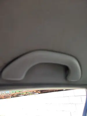 Foto de ASIDERO TECHO DELANTERO IZQUIERDO VOLKSWAGEN GOLF IV BERLINA (1J1)(10.1997) 2.0  (116 CV / 85 KW)