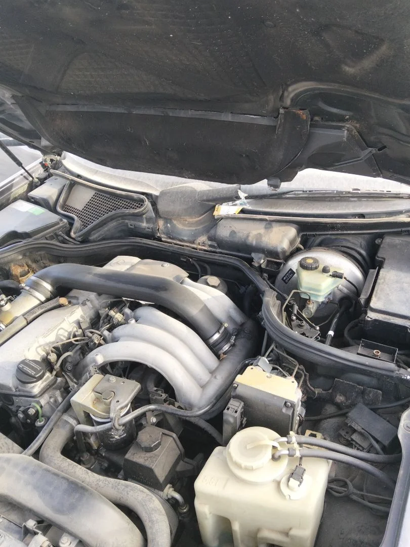 Foto de ARTICULACION LIMPIA DELANTERA MERCEDES-BENZ CLASE E (BM 210) BERLINA 2.9 Turbodiesel CAT (129 CV / 95 KW)