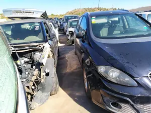 Foto de MANGUETA DELANTERA DERECHA SEAT ALTEA XL (5P5) 1.9 TDI (105 CV / 77 KW) referencia 1K0407255T