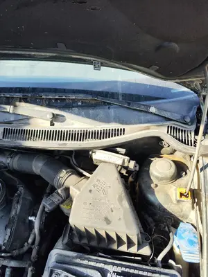 Foto de BRAZO LIMPIA DELANTERO IZQUIERDO SEAT IBIZA (6L1) 1.9 TDI (101 CV / 74 KW) referencia 6L1955409C