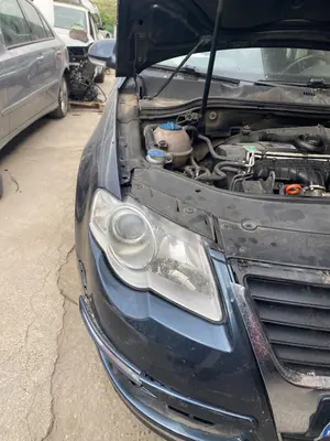 Foto de FARO DERECHO VOLKSWAGEN PASSAT BERLINA (3C2) 2.0 TDI (140 CV / 103 KW) referencia 3C0941006AA