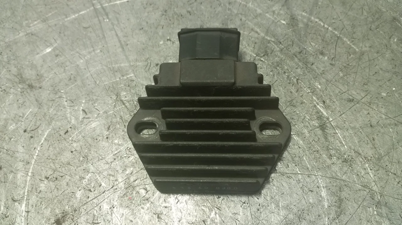 Foto de REGULADOR DE CORRIENTE HONDA FES /SH /SES /DYLAN /PS 125 125 cm3 - 10 kW CAT-U (14 CV / 10 KW) referencia 434400300