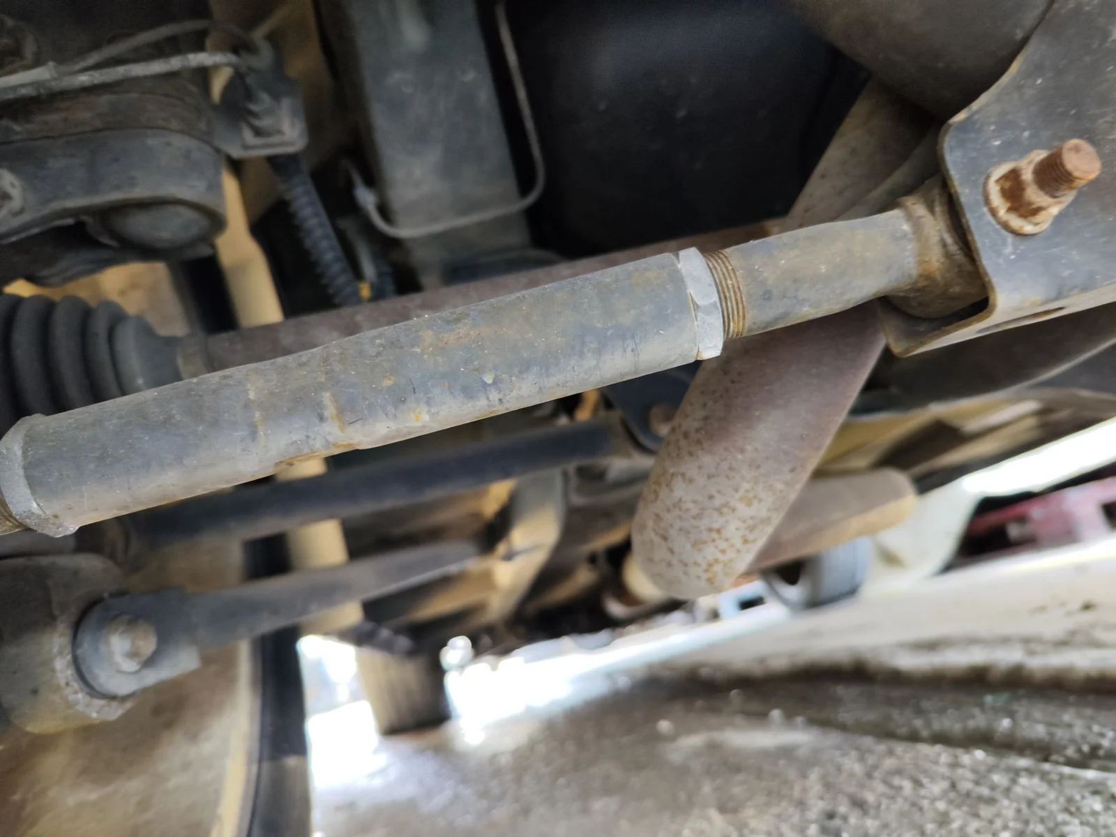 Foto de BRAZO SUSPENSION TRASERO IZQUIERDO LAND ROVER FREELANDER (LN) 2.0 Td4 CAT (109 CV / 80 KW) referencia RGD000110