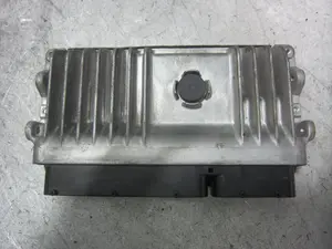 Foto de CENTRALITA MOTOR UCE TOYOTA AVENSIS CROSS SPORT (T27) 1.8 16V CAT (147 CV / 108 KW) referencia 8966105F40