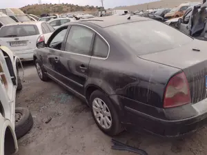 Foto de MANETA EXTERIOR TRASERA IZQUIERDA VOLKSWAGEN PASSAT BERLINA (3B3) 1.9 TDI (131 CV / 96 KW) referencia 3B0837207G FKZ