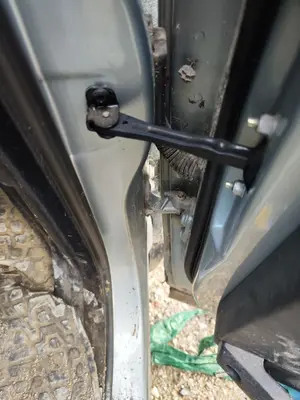 Foto de RETENEDOR PUERTA LAND ROVER DISCOVERY 2.7 Td V6 CAT (190 CV / 140 KW) referencia BDH780070