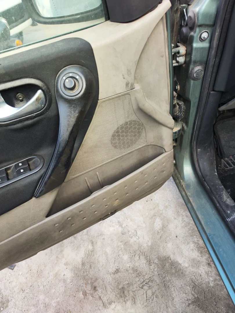 Foto de ELEVALUNAS DELANTERO IZQUIERDO RENAULT MEGANE II BERLINA 5P 1.5 dCi Diesel (101 CV / 74 KW) referencia 8201010926