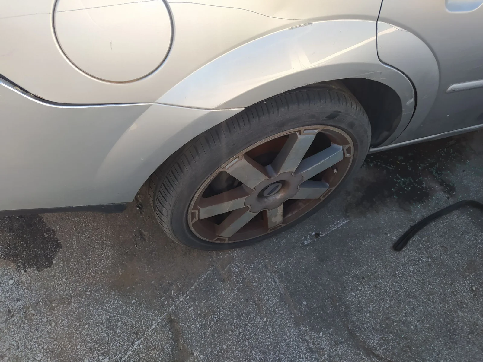 Foto de PASO RUEDA TRASERO DERECHO FORD MONDEO BERLINA (GE) 2.0 TDCi CAT (131 CV / 96 KW) referencia 1133870