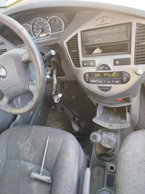 Foto de CONSOLA CENTRAL KIA CARENS (RS) 2.0 Turbodiesel CAT (113 CV / 83 KW)