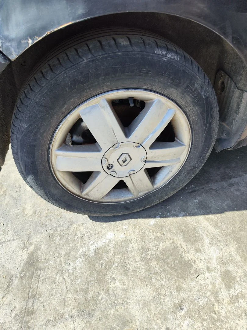 Foto de LLANTA RENAULT SCENIC II (JM) 1.9 dCi Diesel (120 CV / 88 KW) referencia 8200313634