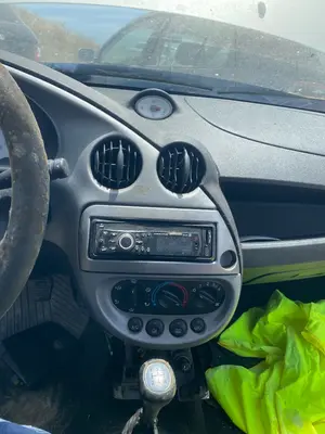 Foto de CONSOLA CENTRAL FORD KA (CCQ) 1.3 CAT (69 CV / 51 KW)
