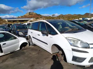 Foto de MANGUETA DELANTERA DERECHA CITROEN GRAND C4 PICASSO 1.6 16V (120 CV / 88 KW) referencia 364696