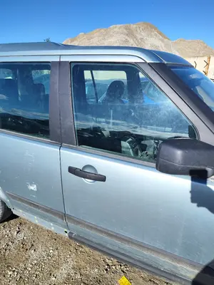 Foto de LUNA DELANTERA DERECHA LAND ROVER DISCOVERY 2.7 Td V6 CAT (190 CV / 140 KW) referencia LR040916