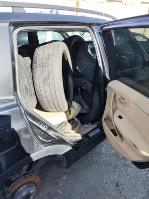 Foto de GOMAS CONTORNO PUERTA BMW SERIE X3 (E83) 2.0 16V Diesel CAT (150 CV / 110 KW)