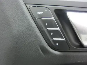 Foto de MANDO MULTIFUNCION PORSCHE MACAN (95BA) referencia 95B959856