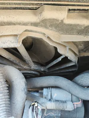 Foto de CONDENSADOR / RADIADOR  AIRE ACONDICIONADO RENAULT MEGANE II BERLINA 5P 1.5 dCi Diesel (101 CV / 74 KW) referencia 8200115543