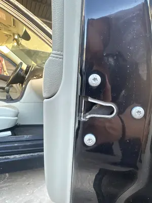 Foto de CERRADURA PUERTA DELANTERA DERECHA SAAB 9-3 BERLINA 1.9 TiD CAT (150 CV / 110 KW) referencia 12759692