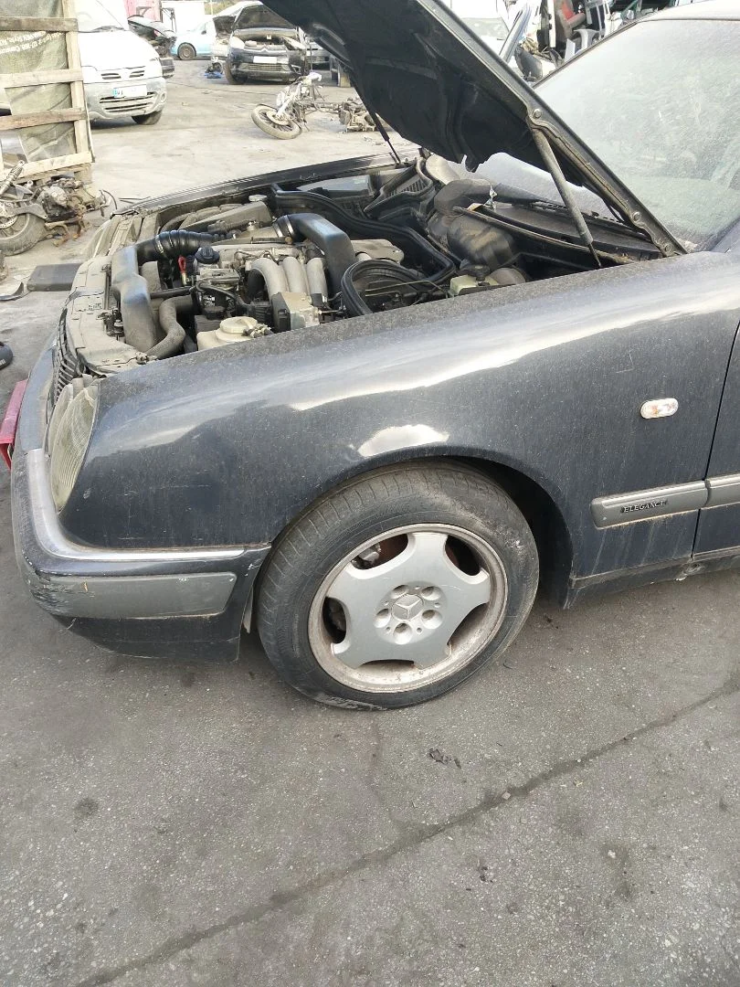 Foto de ALETA DELANTERA IZQUIERDA MERCEDES-BENZ CLASE E (BM 210) BERLINA referencia A2108800118