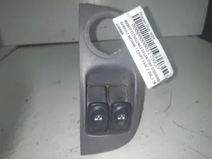 Foto de MANDO ELEVALUNAS DELANTERO IZQUIERDO RENAULT MEGANE I FASE 2 COUPE (DA...) 1.9 dCi Diesel CAT (102 CV / 75 KW) referencia 429998K foto 2