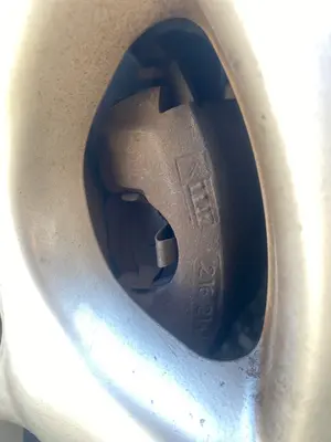 Foto de PINZA DE FRENO DELANTERA DERECHA VOLKSWAGEN POLO III (6N1) 1.4  (60 CV / 44 KW)