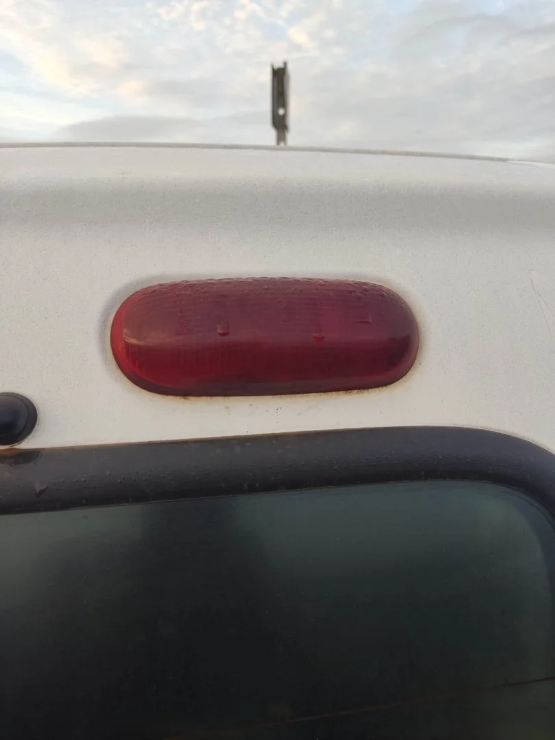 Foto de LUZ CENTRAL DE FRENO RENAULT KANGOO I (F/KC0) 1.2 (58 CV / 43 KW) referencia 7700308721