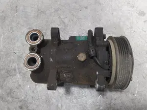 Foto de COMPRESOR AIRE ACONDICIONADO PEUGEOT 406 2.0 16V CAT (136 CV / 100 KW) referencia SD6V121412 foto 4