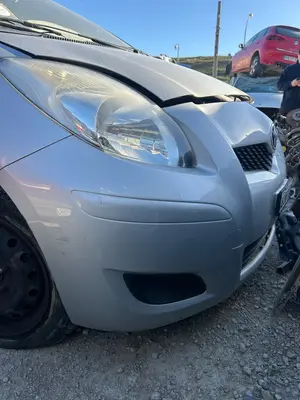 Foto de PARAGOLPES DELANTERO TOYOTA YARIS (KSP9/SCP9/NLP9) 1.3 16V CAT (101 CV / 74 KW)
