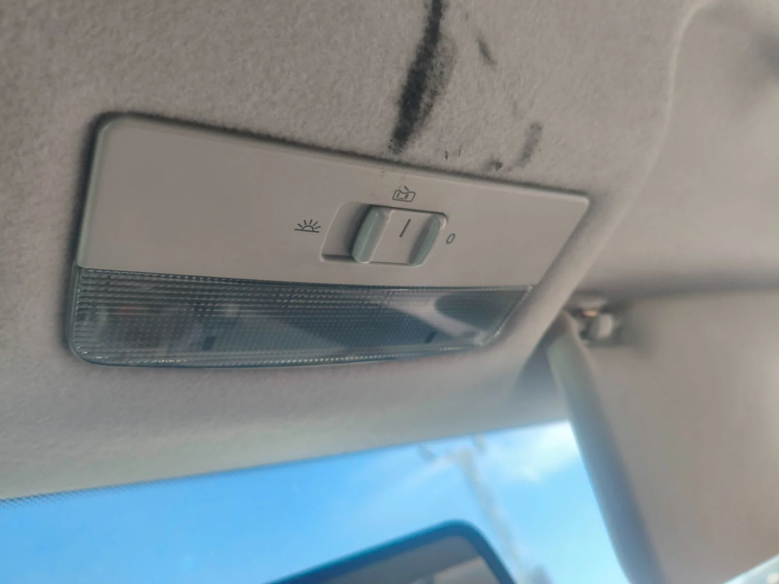 Foto de LUZ INTERIOR SEAT IBIZA (6L1) 1.4 16V (75 CV / 55 KW) referencia 6L0947105B FKZ