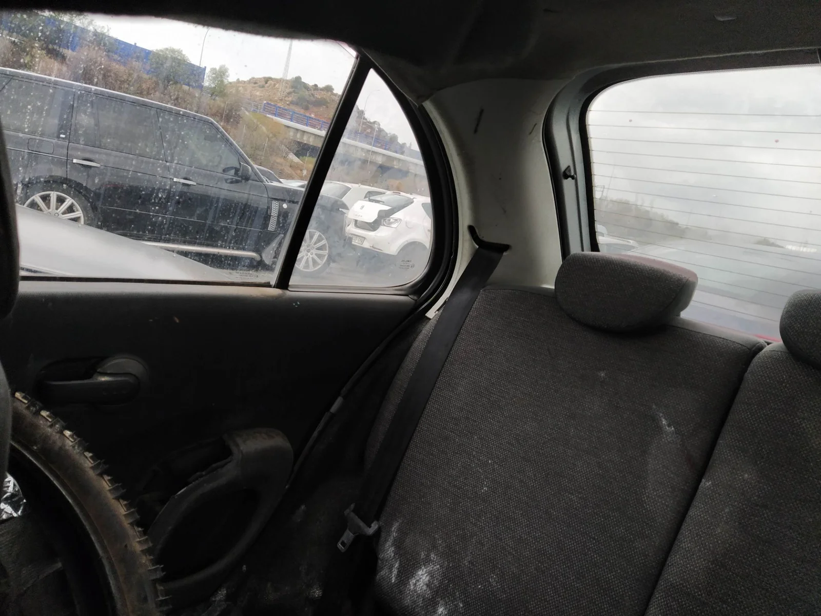 Foto de ASIDERO TECHO TRASERO DERECHO NISSAN MICRA (K12E) 1.2 CAT (65 CV / 48 KW) referencia 73940BC472