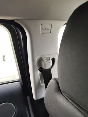 Foto de AIRBAG LATERAL IZQUIERDO LAND ROVER RANGE ROVER EVOQUE 2.0 Td4 CAT (150 CV / 110 KW) referencia LR026021