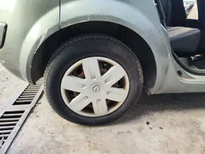 Foto de LLANTA RENAULT MEGANE II BERLINA 5P 1.5 dCi Diesel (101 CV / 74 KW) referencia 8200026031